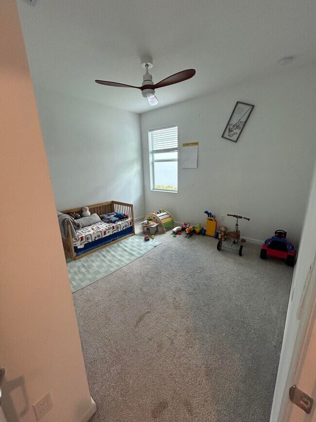 Building Photo - 12808 SW Eleanor Dr