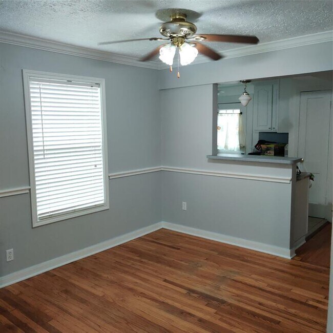 Building Photo - 919 Oak Meadows St