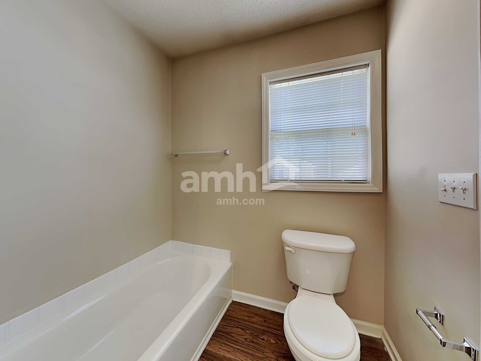 Building Photo - 100 Tudor Downs Rd