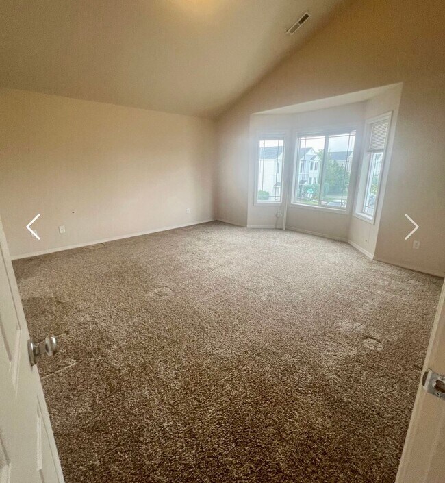 Building Photo - 3 bed 3.5 bath Townhome on Rd 68