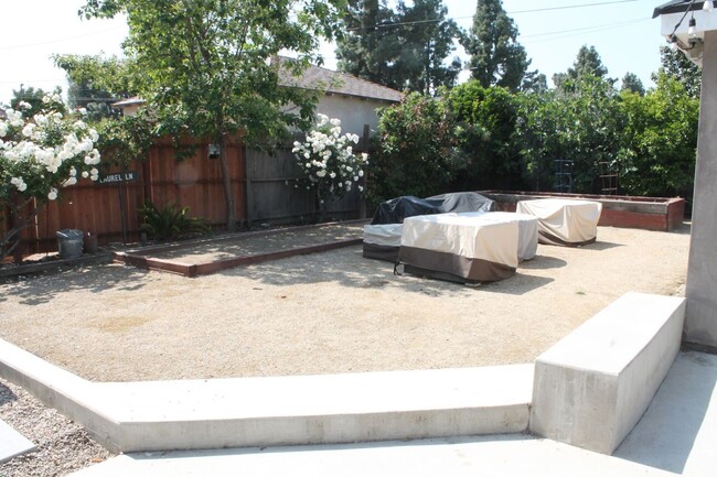 Building Photo - 2909 W Clark Ave