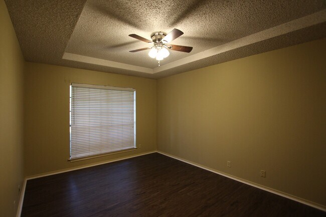 Building Photo - Garrett Duplex 8302/8304