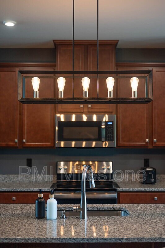 Building Photo - 367 Ontario Dr