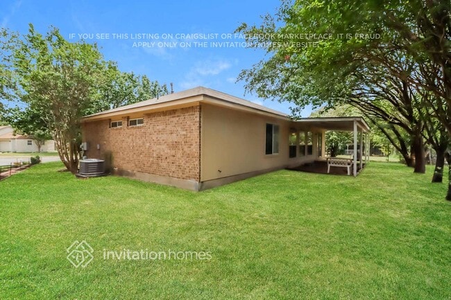 Building Photo - 2604 Hill Street Cove