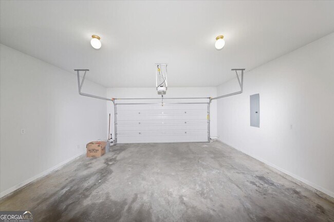 Building Photo - 541 Tulip Ln