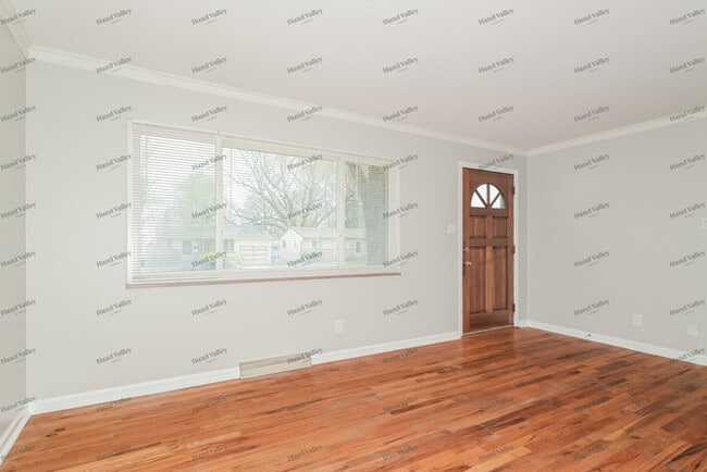 Building Photo - 1835 Shirlene Dr