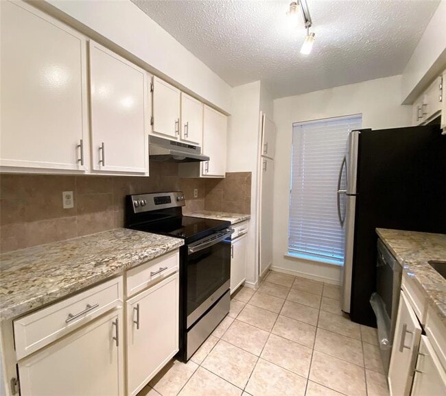 Building Photo - 6701 Sands Point Dr