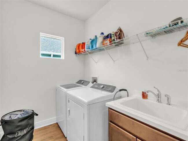 Building Photo - 10108 Hammock Brook Dr