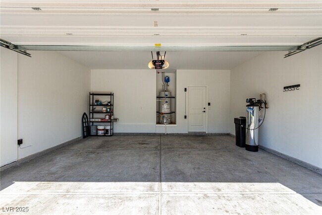 Building Photo - 5344 Bocopa St
