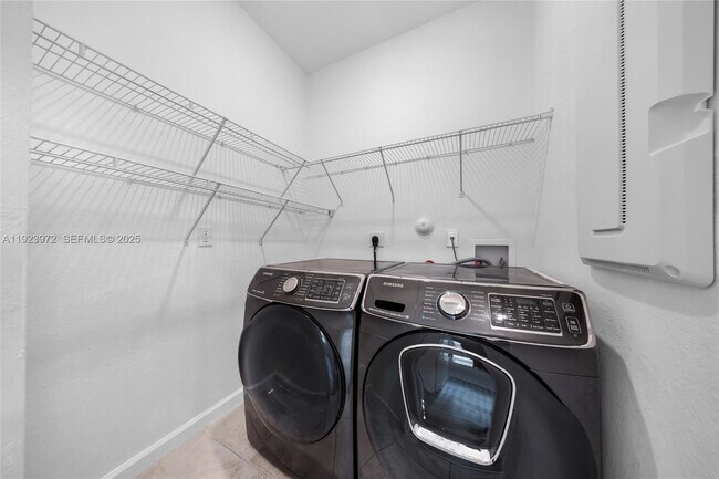 Building Photo - 268 NE 210th Way