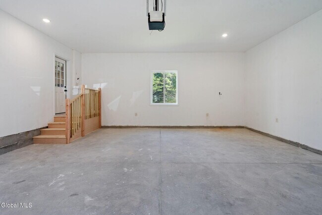 Building Photo - 30 Dick Lynch Rd