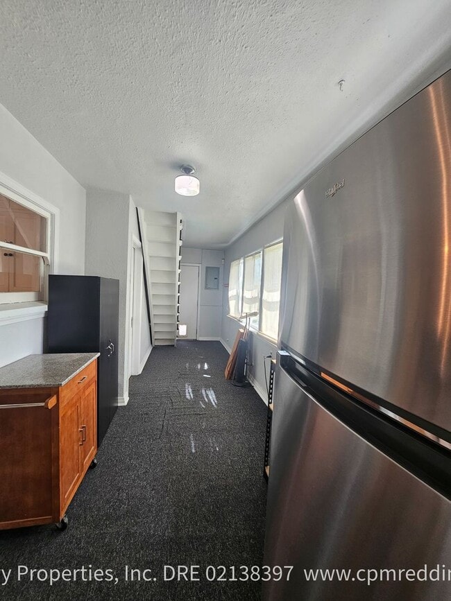 Building Photo - Available Now! Downtown 3-Bedroom with Old World Charm and Modern Amenities!