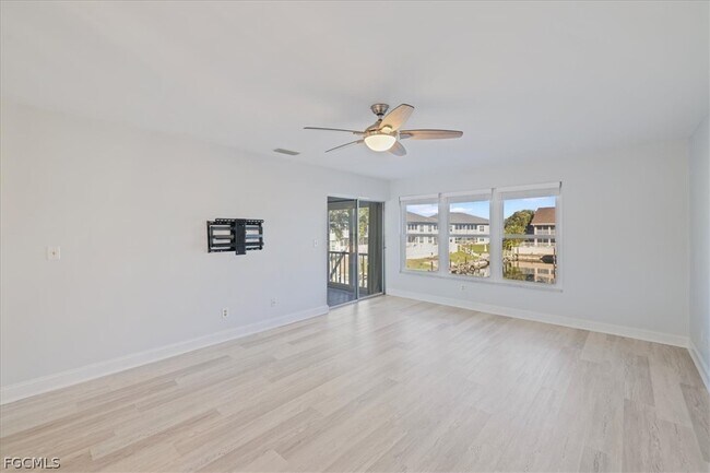 Building Photo - 4211 SE 19th Pl