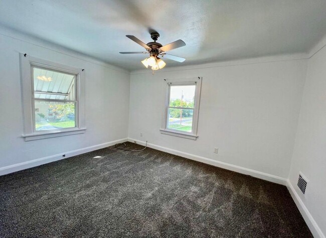 Building Photo - 1114 Underwood Ave