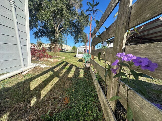 Building Photo - 3331 Longhorn Dr