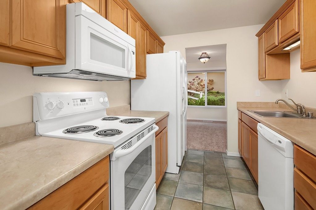 Kitchen - 9903 NE 124th St