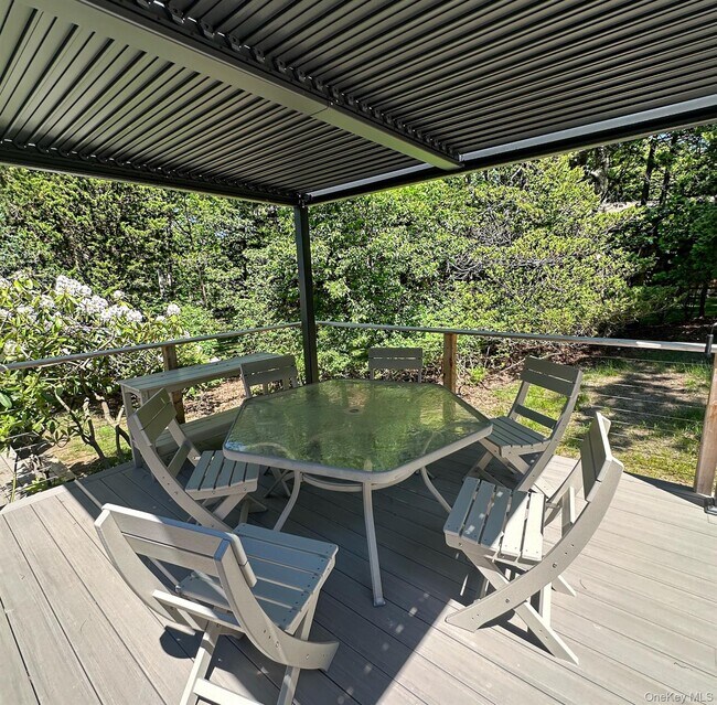 Building Photo - 123 Windward