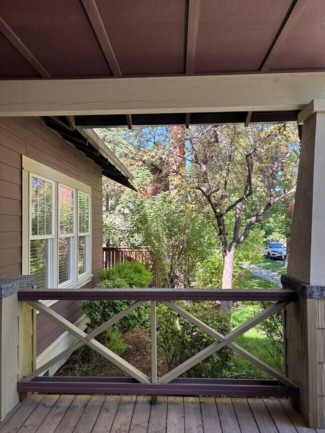 Building Photo - 3 Bed 2 Bath Single level - Fenced Yard-No...