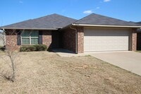 Building Photo - COMING SOON! - Gorgeous 3 Bedroom Home in ...