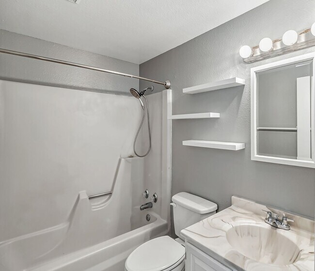 Building Photo - Charming 3-Bedroom Family Home in Orchard Mesa with Incredible Views!!!