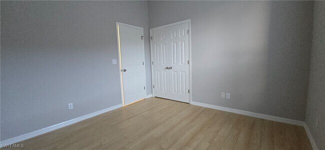 Building Photo - 2086 Grove Dr