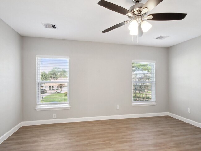 Building Photo - 1127 Cascade Creek Dr