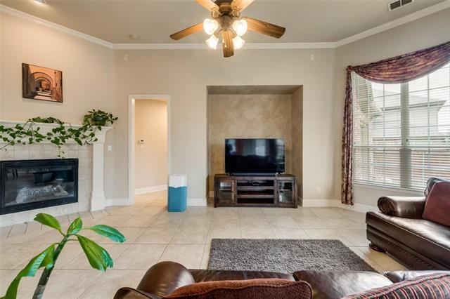 Building Photo - 906 Hebron Dr