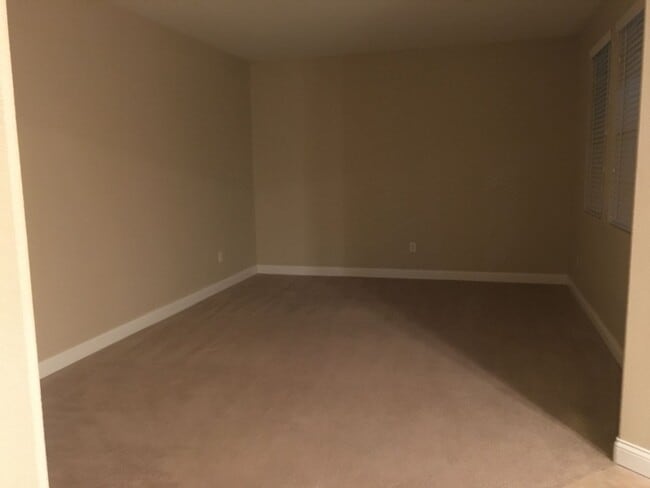 Building Photo - 5 BD 4 BTH Two Story Home Available in Aliante