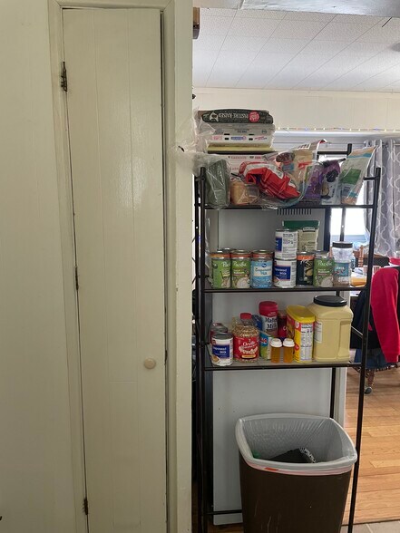 Kitchen Closet - 2102 E Beverly Rd
