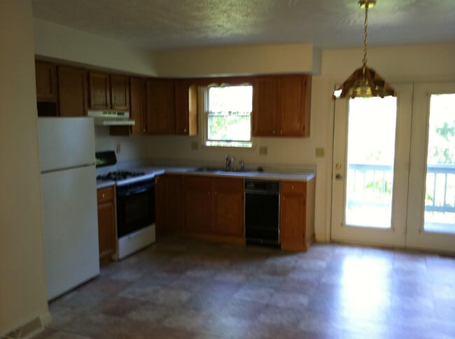 Building Photo - 148 Ivan Ln