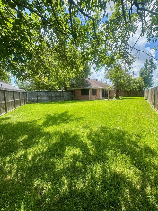Building Photo - 15702 Roxton Ridge Dr