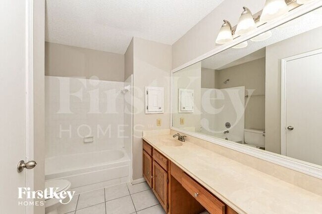 Building Photo - 50 Rockridge Dr