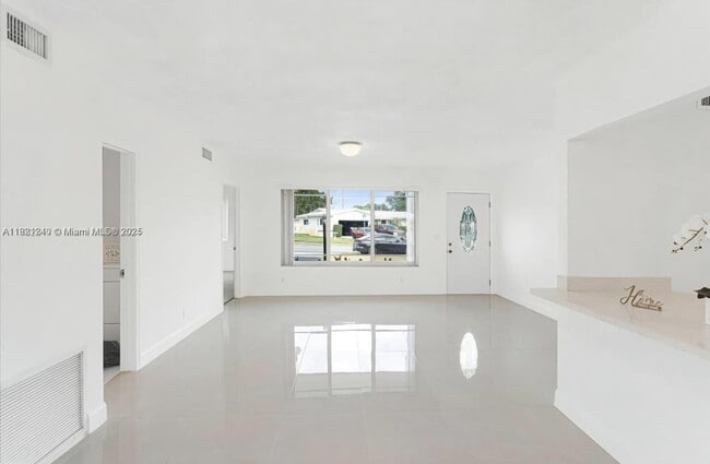 Building Photo - 7160 SW 5th Ct