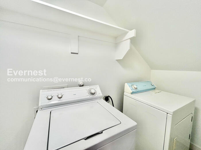 Building Photo - 2711 Kimsey Dr