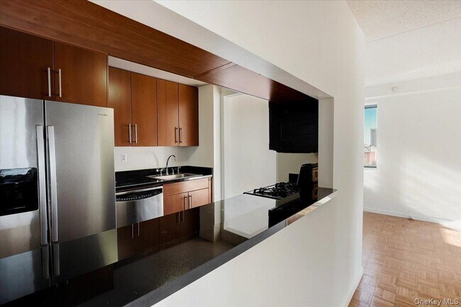 Building Photo - 300 W 135th St
