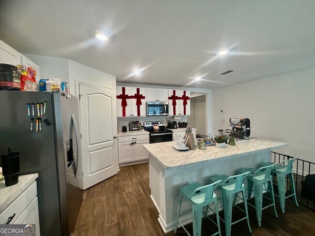 Building Photo - 90 Landing Blvd