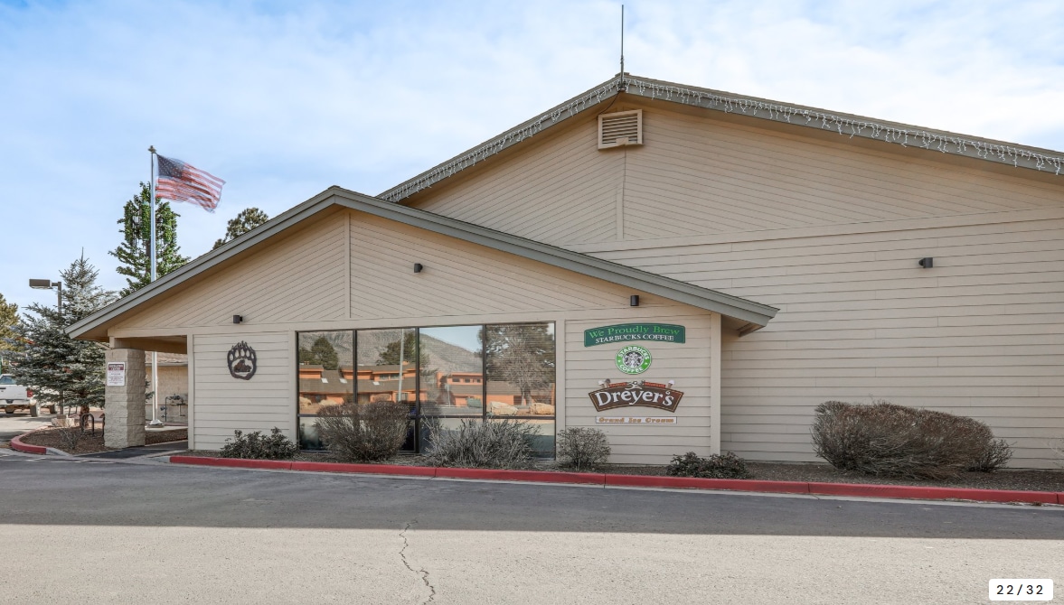 Building Photo - 2665 N Valley View Rd