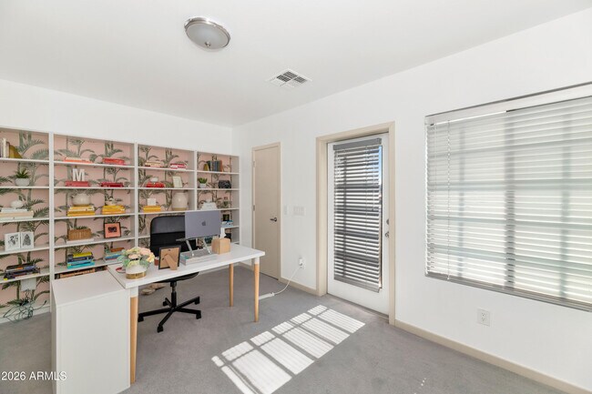 Building Photo - 7855 N 20th Glen