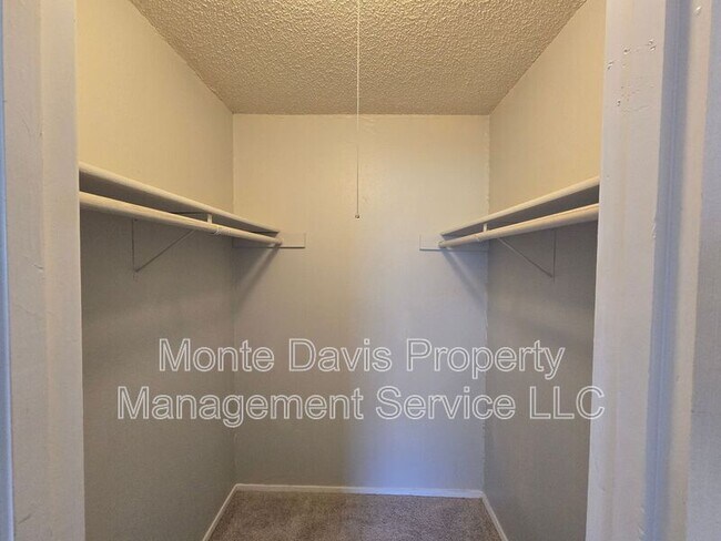 Building Photo - 1309 Southport Dr