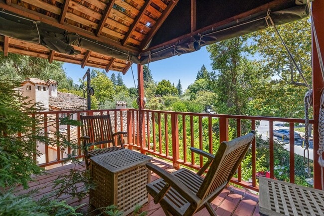 Building Photo - Mediterranean Beauty in Crescent Park – 5B...