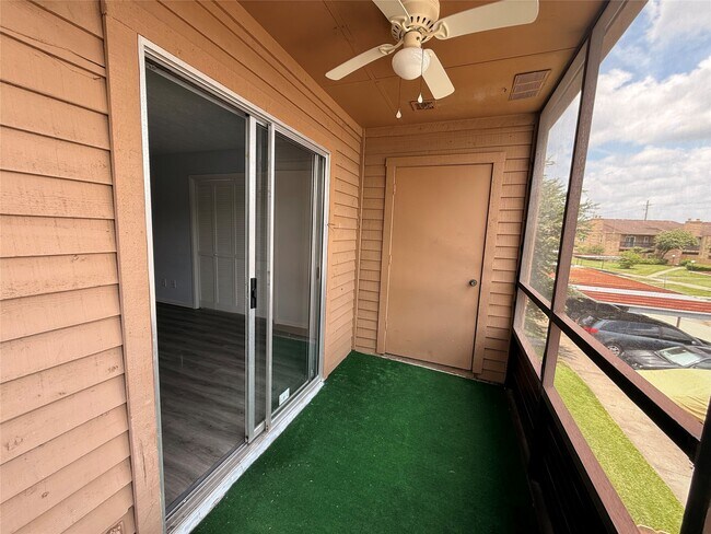 Building Photo - 10555 Turtlewood Ct