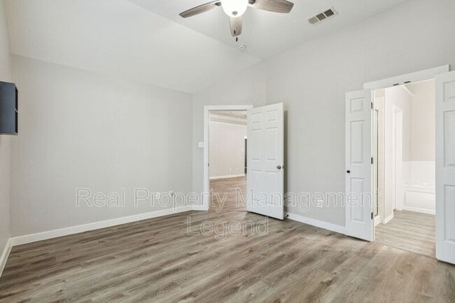 Building Photo - 1800 Meadow Lark Ln