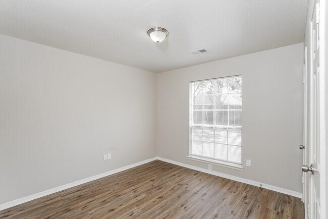 Building Photo - 6422 Garden Canyon Dr