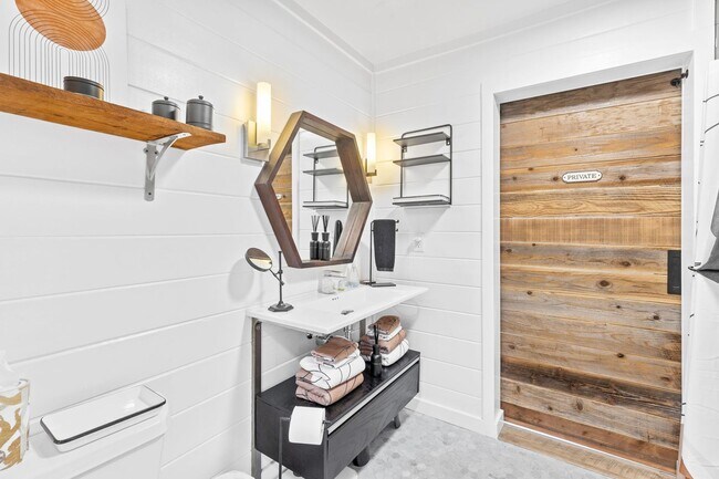 Building Photo - Fully Furnished 3-Bedroom, 1-Bath Modern B...