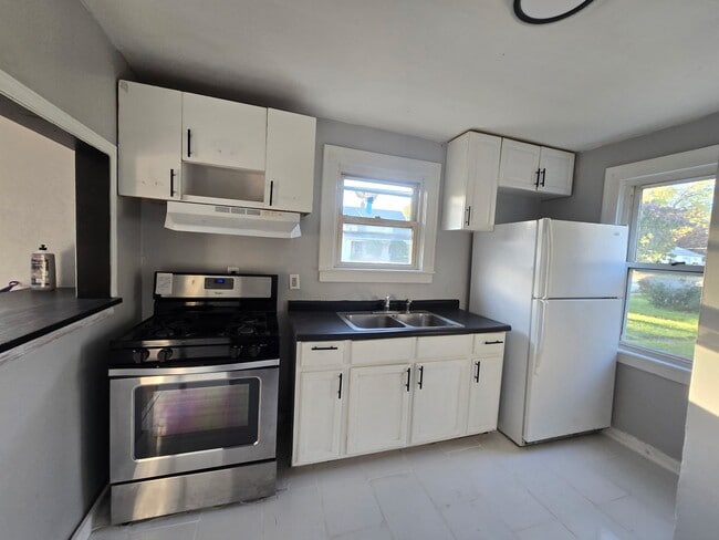 Building Photo - 1808 N Merrifield Ave