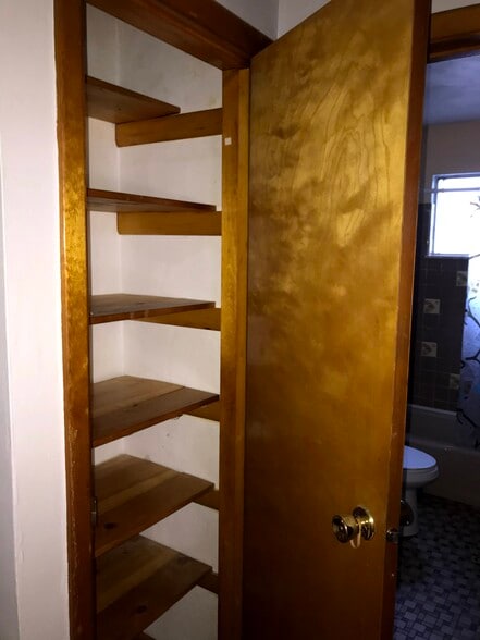 Linen closet - 1262 Onondago St