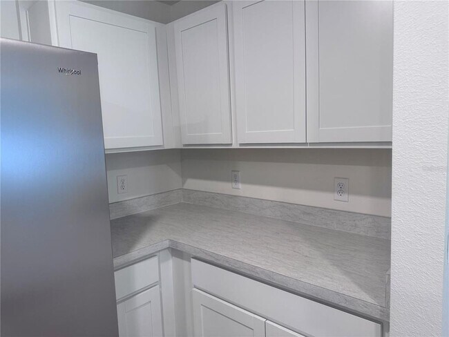 Building Photo - 76 Pine Cir Dr