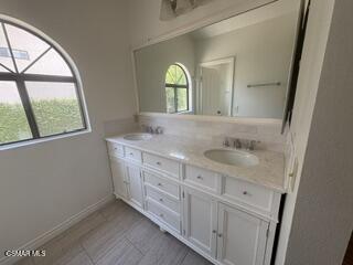 Building Photo - 3855 Lost Springs Dr