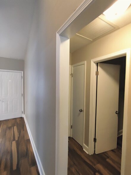 Building Photo - 427 Cactus St