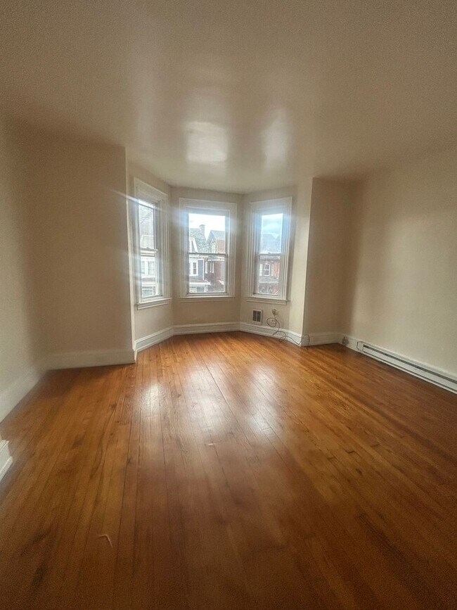 Building Photo - 2211 N 4th St